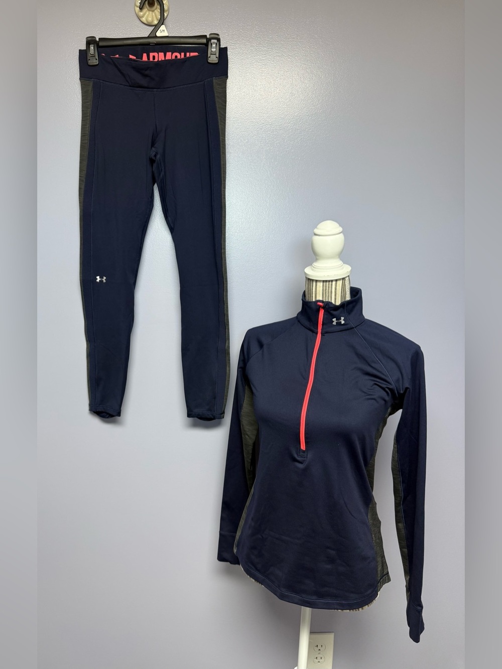 Under Armour Cold Gear Women's Navy Performance set - Athletic Fit size M